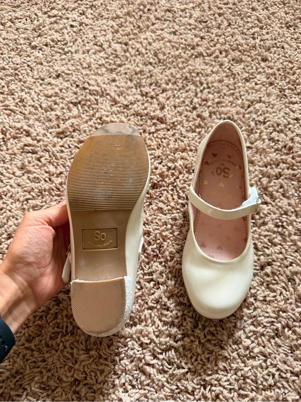 Kohl's Cream Patent Mary Jane Heels with Glitter Block Heel